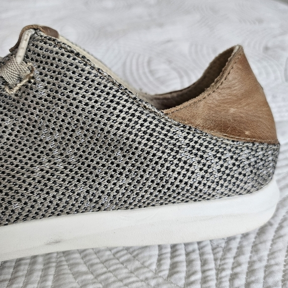 EUC Olukai Womens Hale'iwa Li Ha'a Women Size 7.5 Brown Grey Slipon - Picture 6 of 16